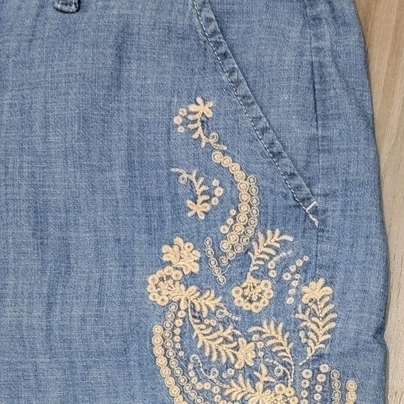 Liz Claiborne Denim Embroidered Shorts - Picture 2 of 7